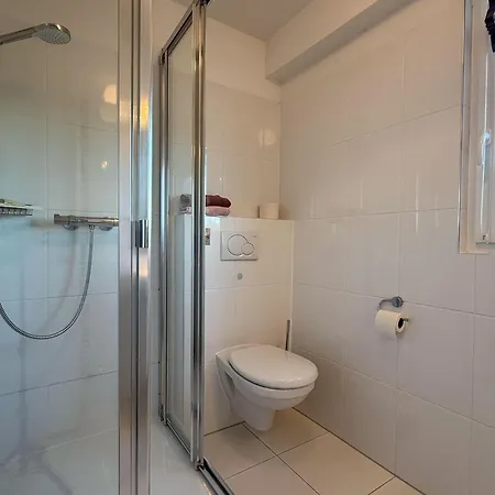 Schoenes-wohnen-am-suedstrand-fewo-6 Apartment